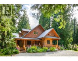 1710 HIGHWAY 99, Pemberton, British Columbia