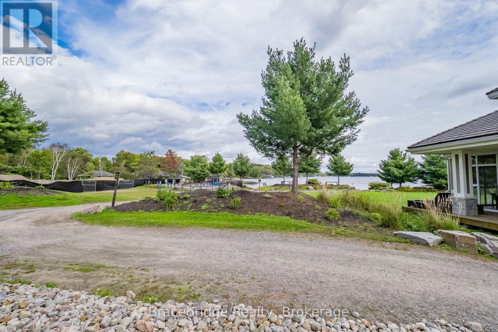 Bhv-C101-A&b - 1869 Muskoka Rd 118 Highway W, Muskoka Lakes, Ontario  P1L 1W8 - Photo 25 - X13043048