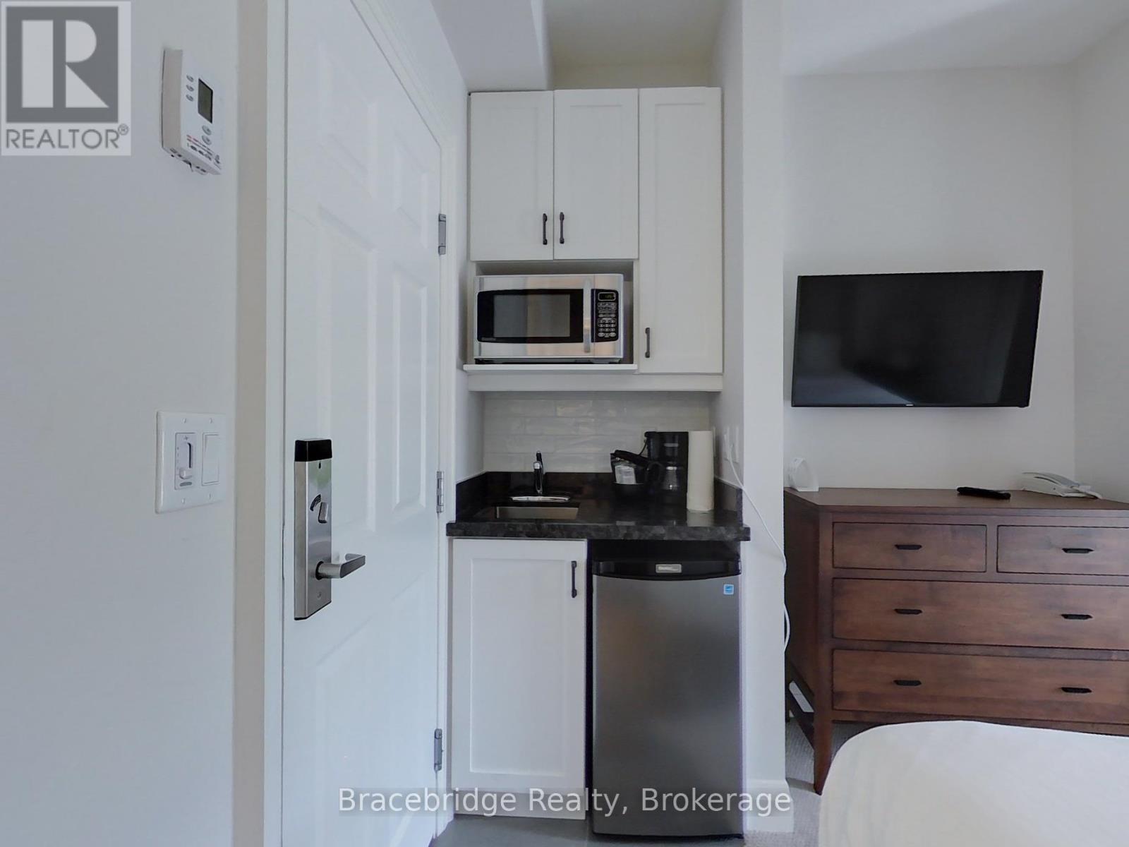 Bhv-C101-A&b - 1869 Muskoka Rd 118 Highway W, Muskoka Lakes, Ontario  P1L 1W8 - Photo 28 - X13043048