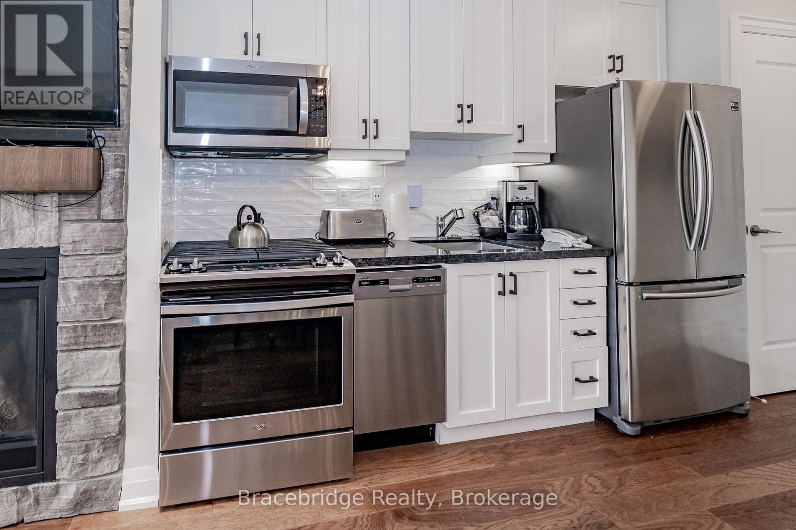 Bhv-C101-A&b - 1869 Muskoka Rd 118 Highway W, Muskoka Lakes, Ontario  P1L 1W8 - Photo 7 - X13043048