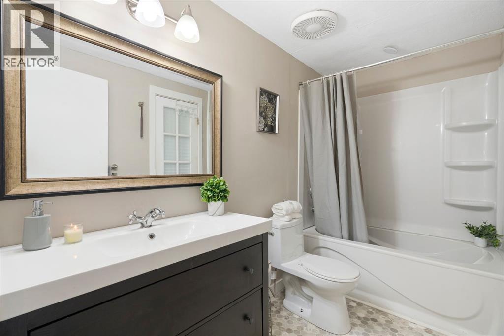 89 Bermuda Lane NW, Calgary, Alberta  T3K 2K1 - Photo 19 - A2299379