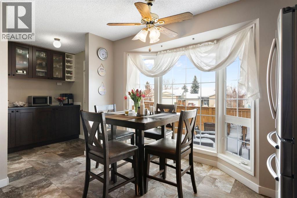 89 Bermuda Lane NW, Calgary, Alberta  T3K 2K1 - Photo 12 - A2299379