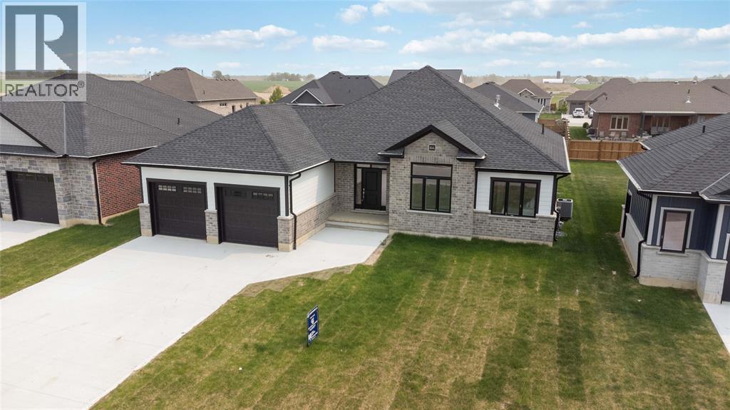 3560 Britt Boulevard, Plympton-Wyoming, Ontario  N0N 1E0 - Photo 2 - 26009127