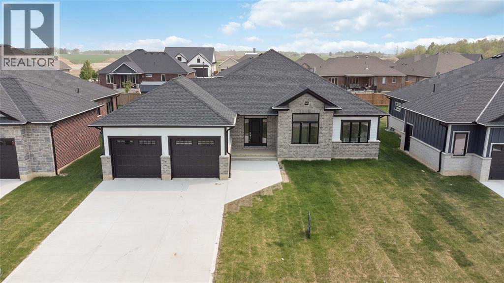 3560 Britt Boulevard, Plympton-Wyoming, Ontario  N0N 1E0 - Photo 3 - 26009127