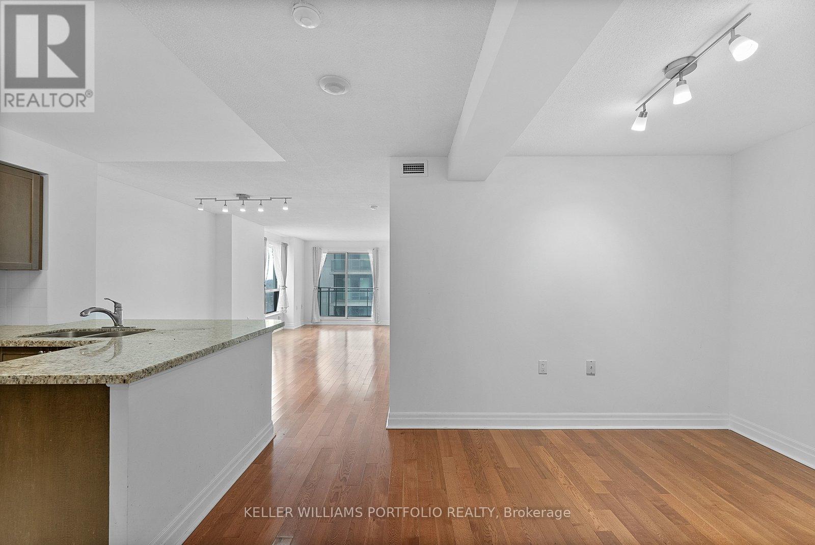 1102 - 21 Hillcrest Avenue, Toronto, Ontario  M2N 7K2 - Photo 2 - C13043032