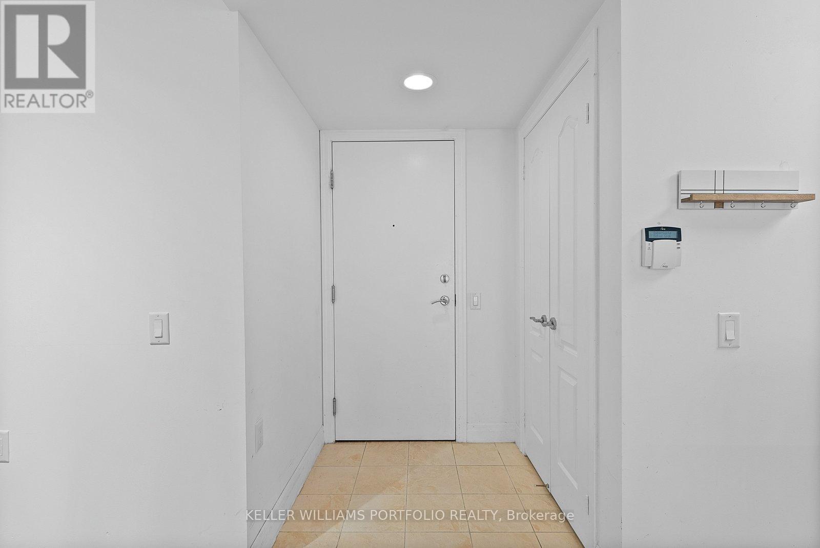 1102 - 21 Hillcrest Avenue, Toronto, Ontario  M2N 7K2 - Photo 3 - C13043032