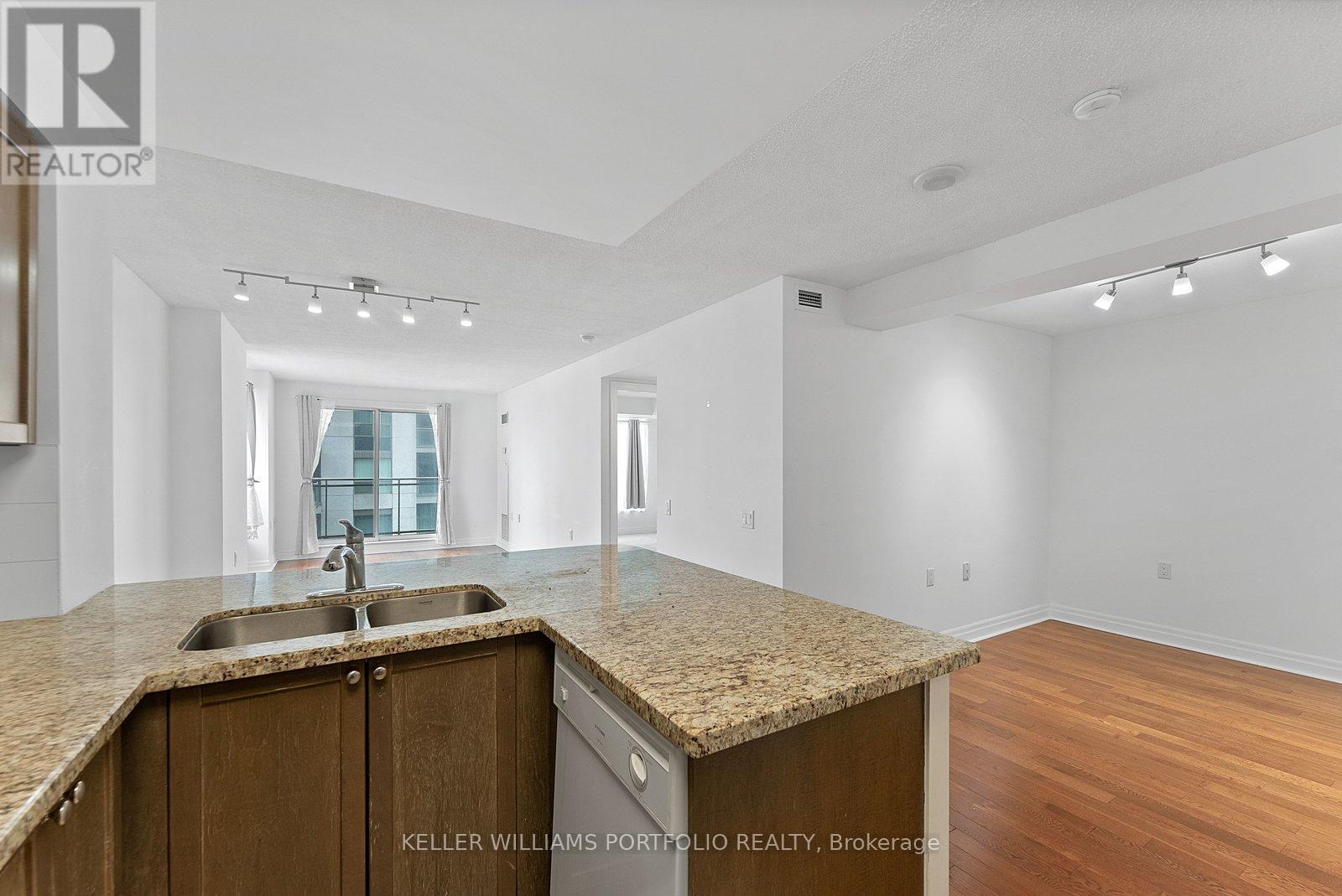 1102 - 21 Hillcrest Avenue, Toronto, Ontario  M2N 7K2 - Photo 6 - C13043032