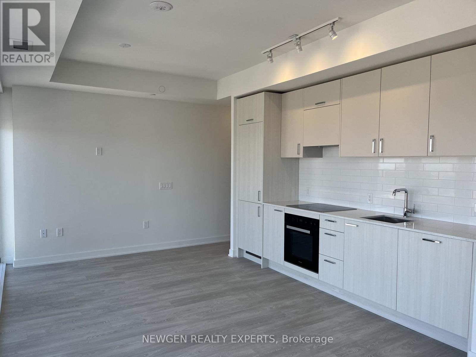 1903 - 5 Quarrington Lane, Toronto, Ontario  M3C 1H7 - Photo 3 - C13043112