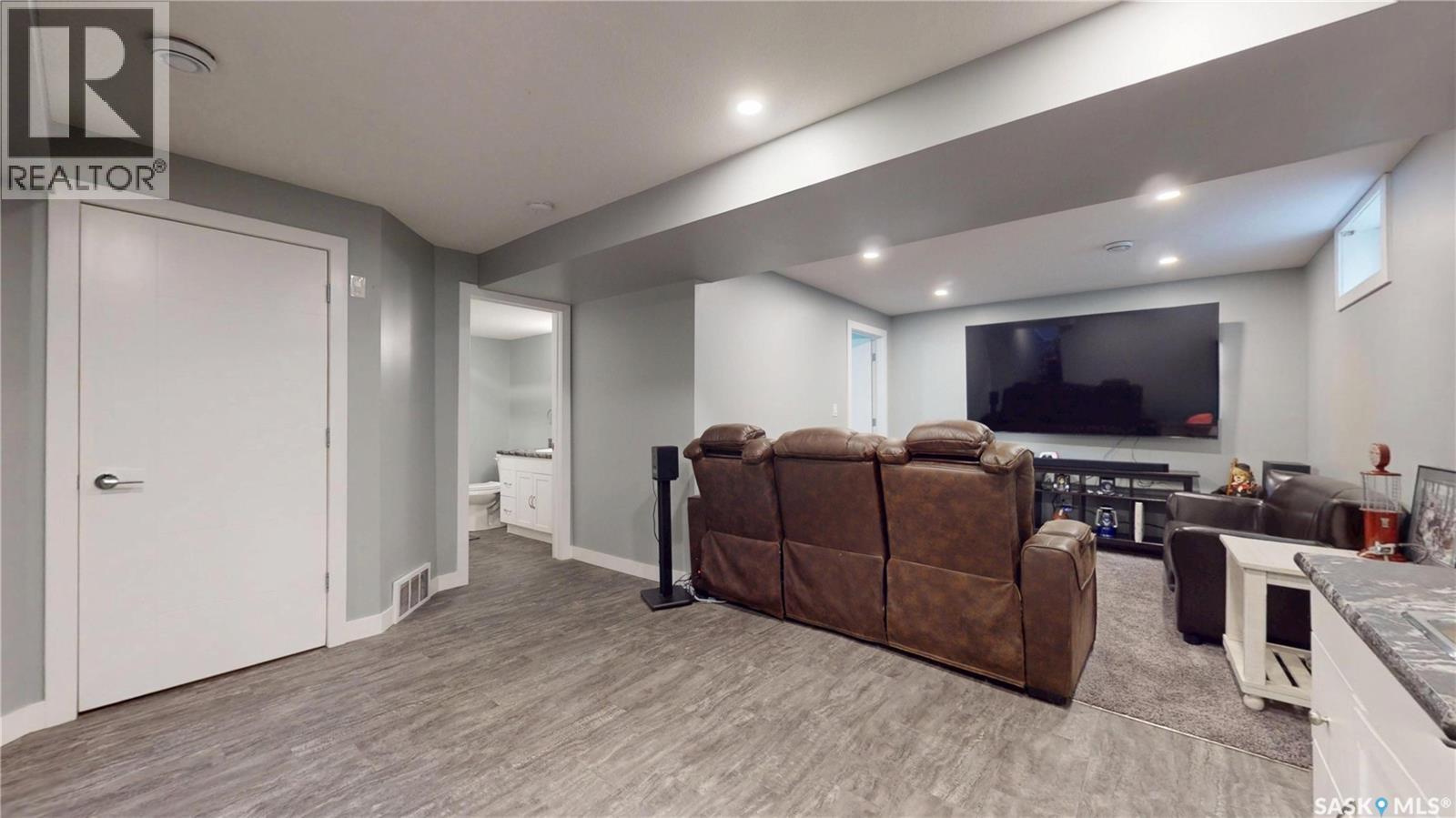 60 Charles Crescent, Regina, Saskatchewan  S4T 5X4 - Photo 28 - SK033903