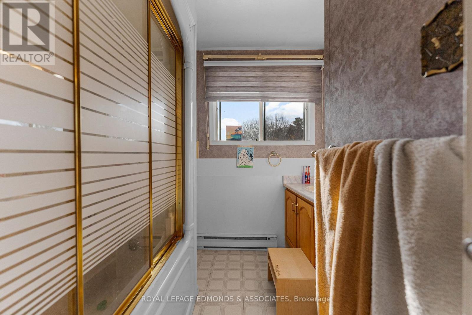 20 Maple Avenue, Petawawa, Ontario  K8H 2Y5 - Photo 22 - X12767768