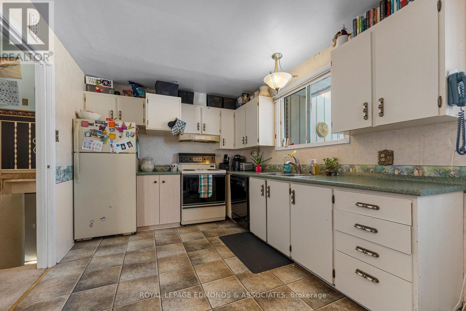 20 Maple Avenue, Petawawa, Ontario  K8H 2Y5 - Photo 5 - X12767768