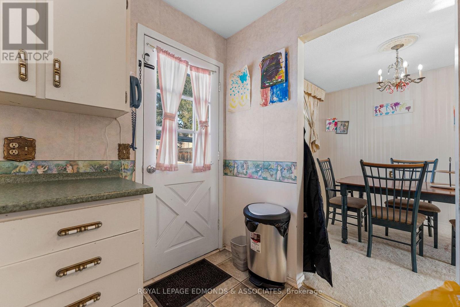 20 Maple Avenue, Petawawa, Ontario  K8H 2Y5 - Photo 9 - X12767768