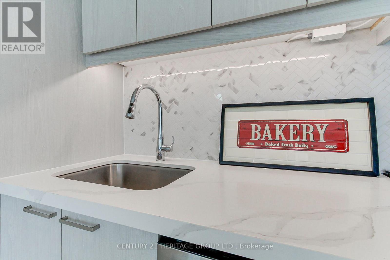 503 - 185 Deerfield Road, Newmarket, Ontario  L3Y 0G7 - Photo 13 - N13042998