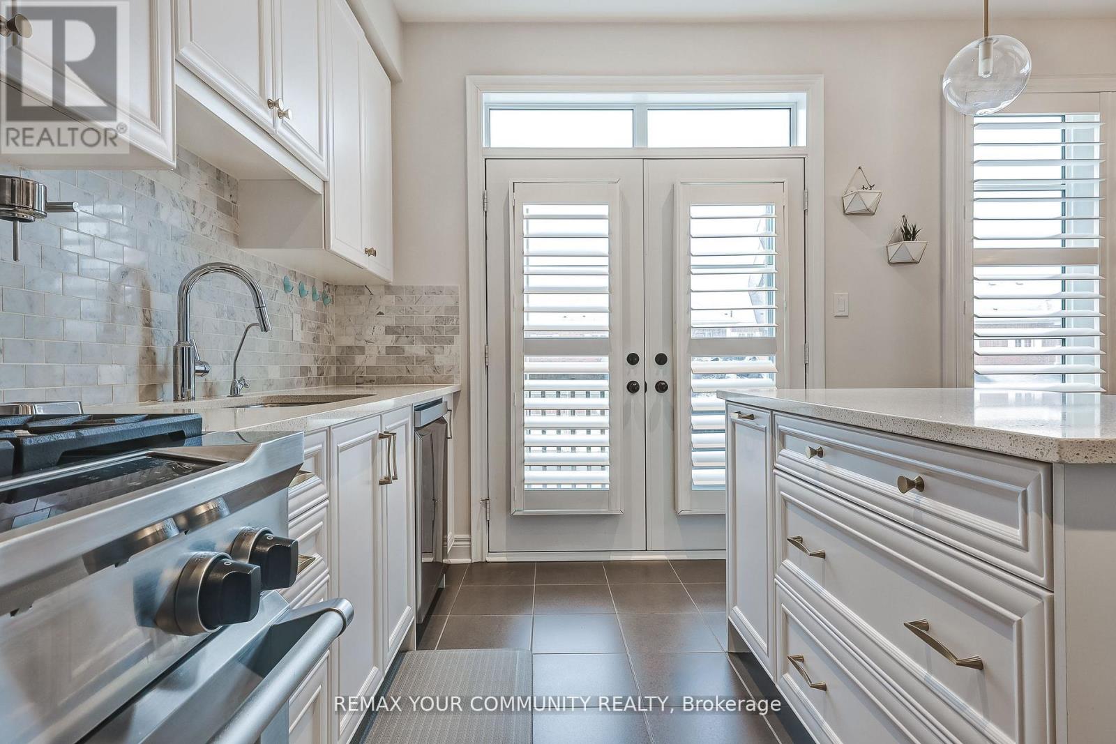 22 Lowther Avenue, Richmond Hill, Ontario  L4E 2Z7 - Photo 11 - N13043114