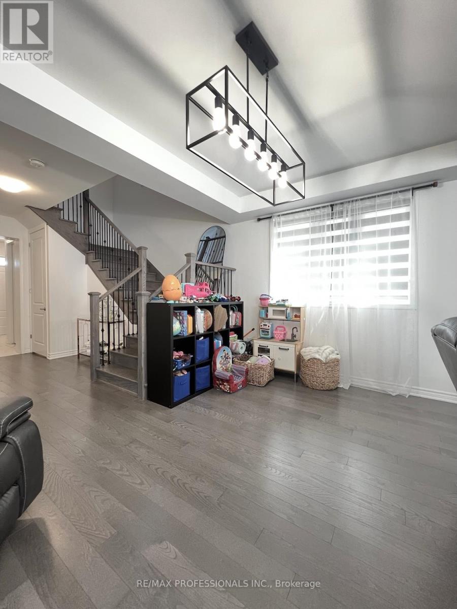 687 Lamb Street, Innisfil, Ontario  L9S 0R7 - Photo 11 - N13043120