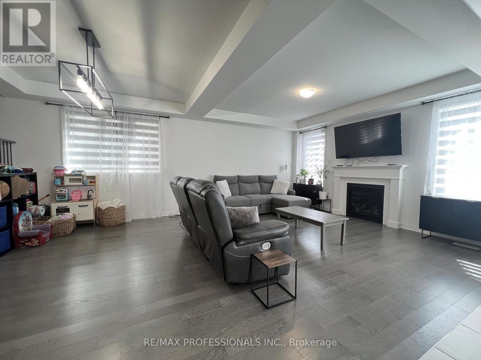 687 Lamb Street, Innisfil, Ontario  L9S 0R7 - Photo 13 - N13043120