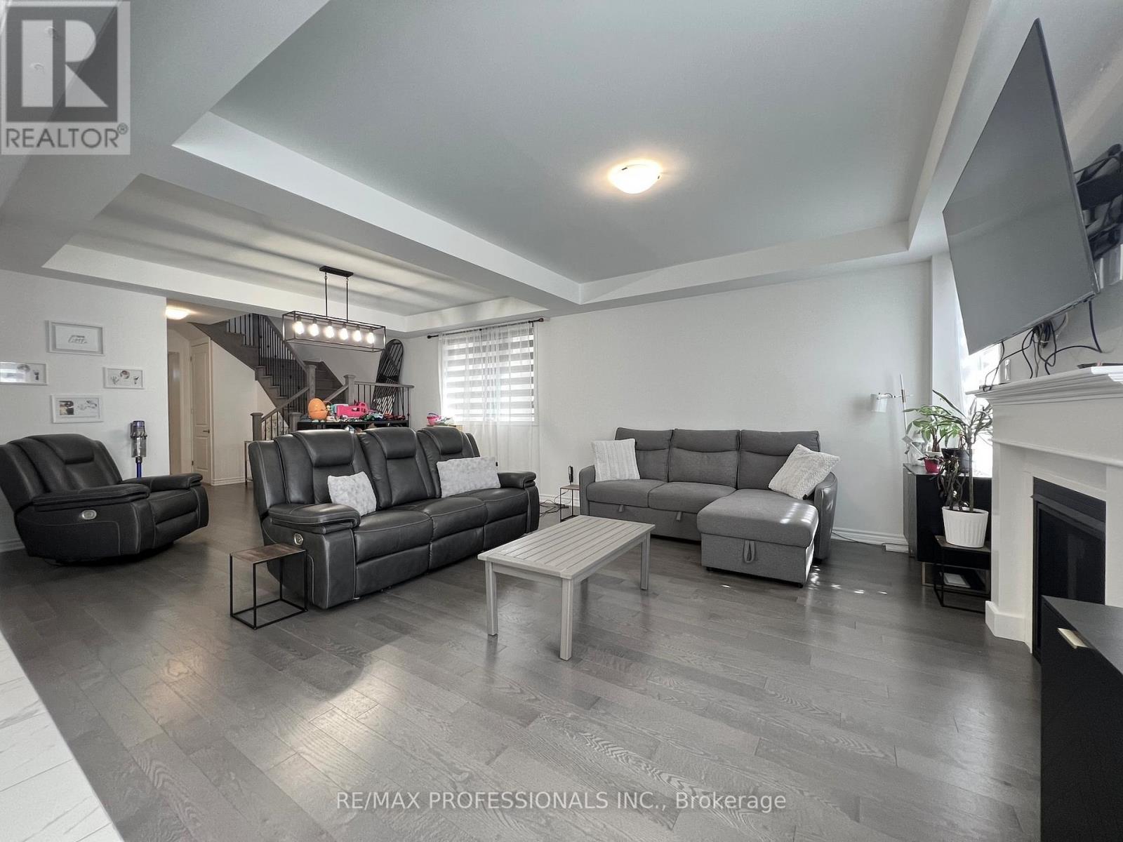 687 Lamb Street, Innisfil, Ontario  L9S 0R7 - Photo 14 - N13043120