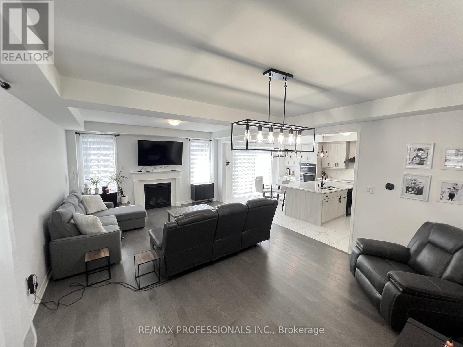 687 Lamb Street, Innisfil, Ontario  L9S 0R7 - Photo 15 - N13043120