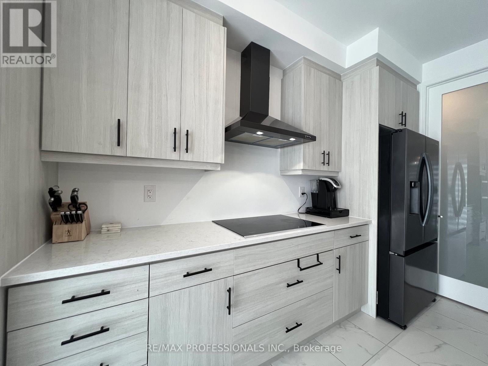 687 Lamb Street, Innisfil, Ontario  L9S 0R7 - Photo 19 - N13043120