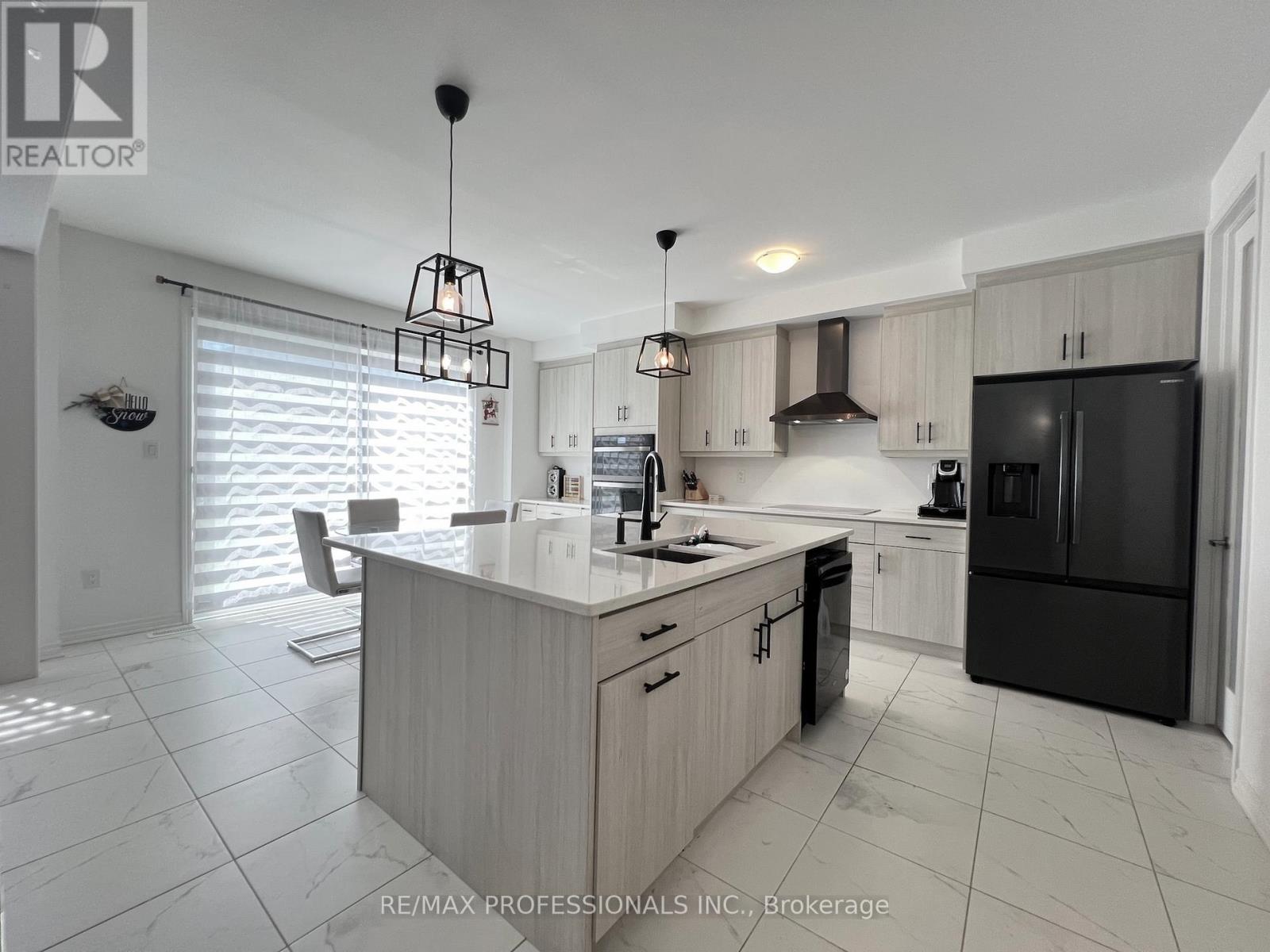 687 Lamb Street, Innisfil, Ontario  L9S 0R7 - Photo 21 - N13043120