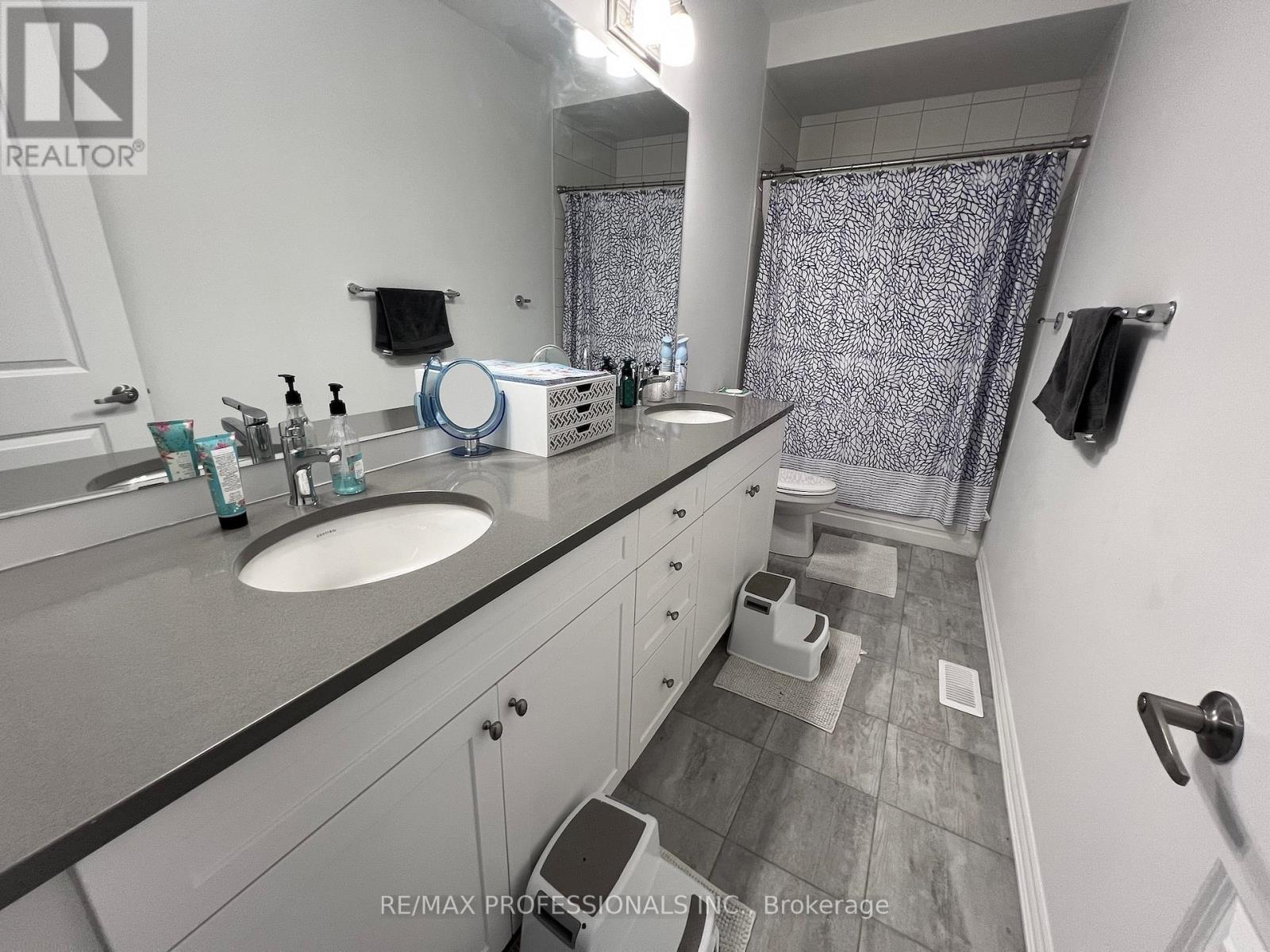 687 Lamb Street, Innisfil, Ontario  L9S 0R7 - Photo 28 - N13043120