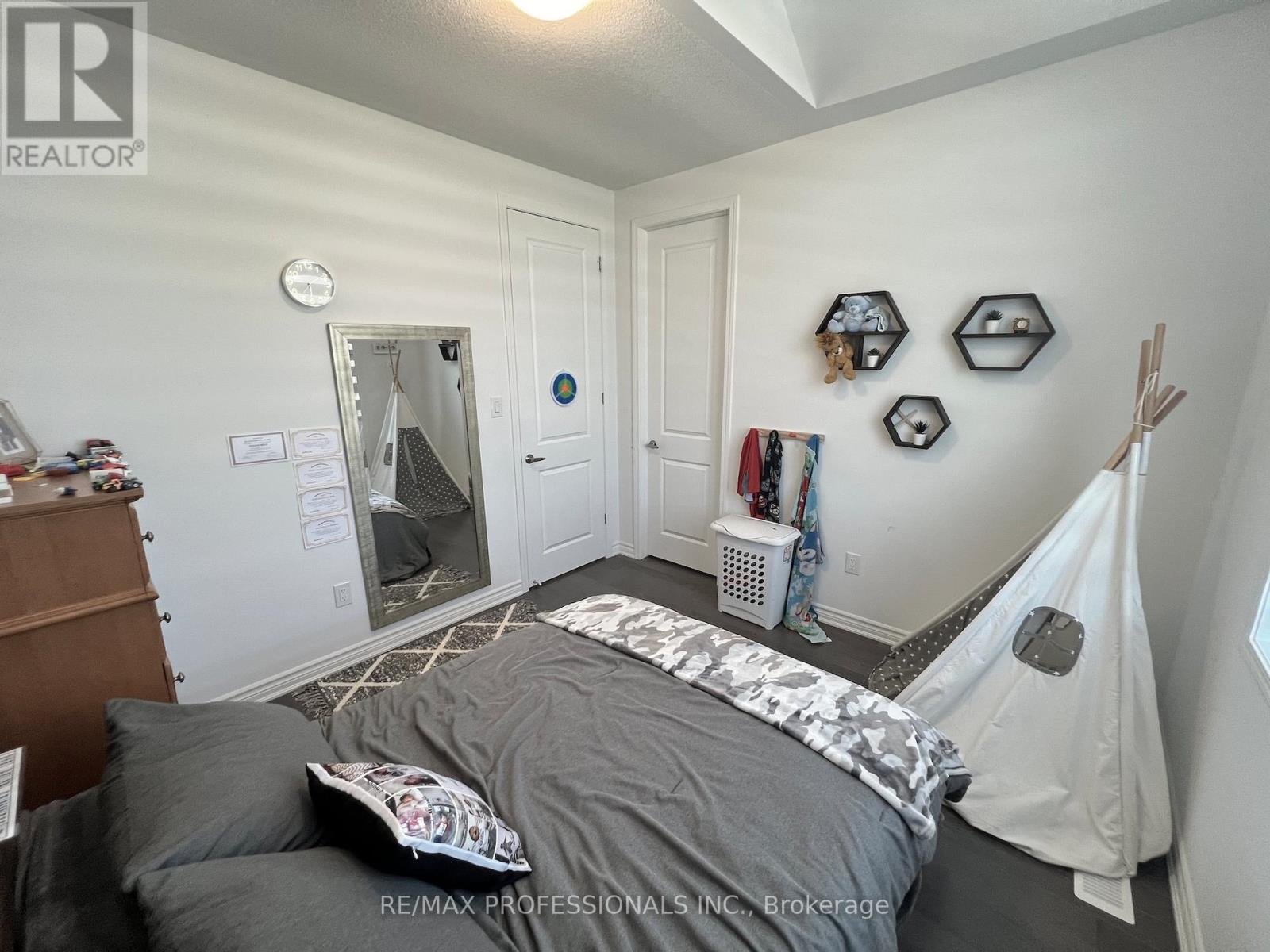 687 Lamb Street, Innisfil, Ontario  L9S 0R7 - Photo 34 - N13043120