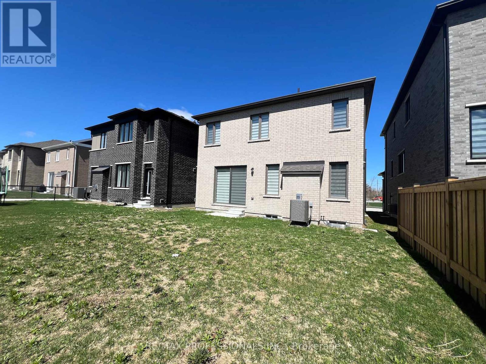 687 Lamb Street, Innisfil, Ontario  L9S 0R7 - Photo 46 - N13043120