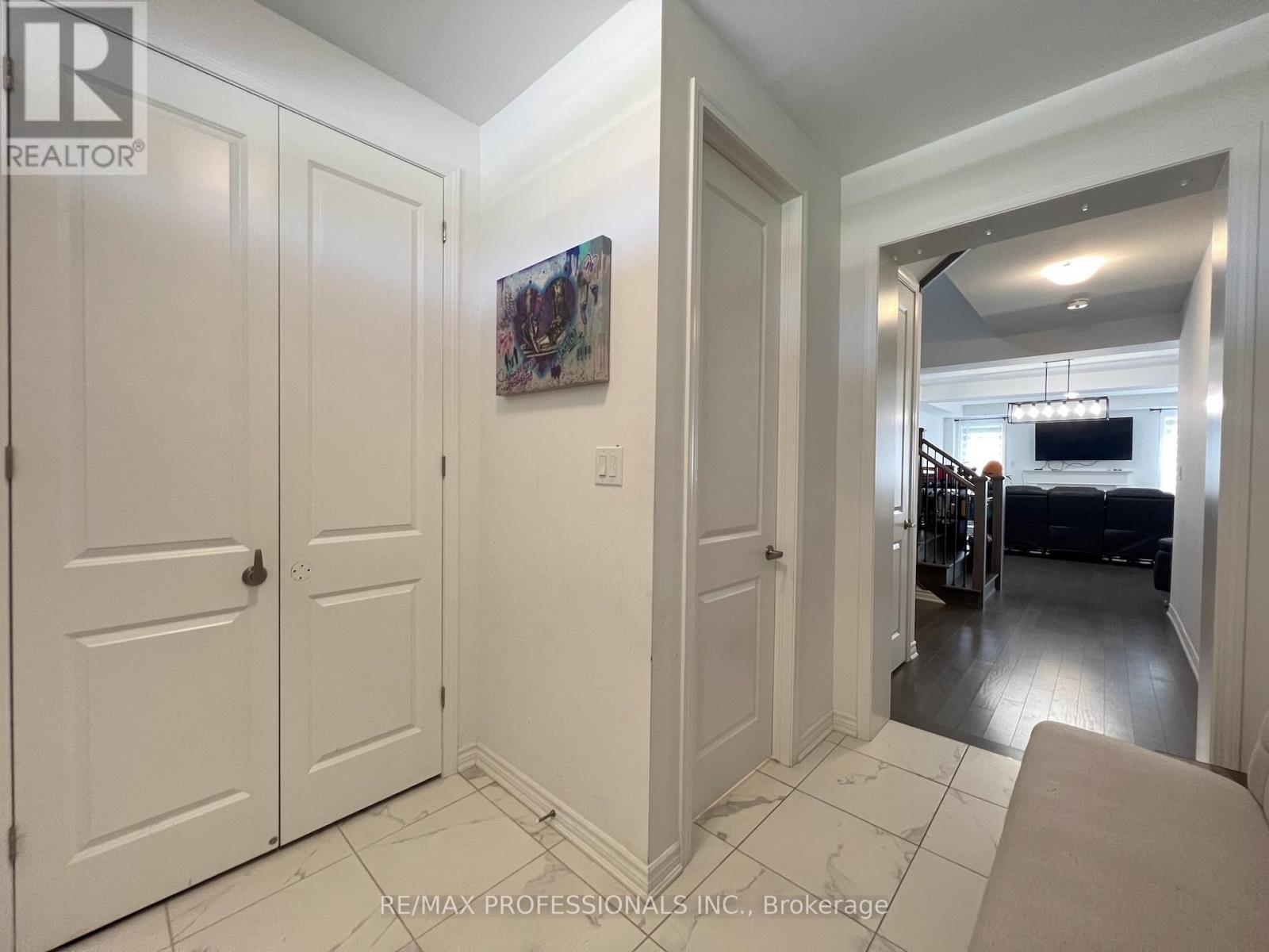 687 Lamb Street, Innisfil, Ontario  L9S 0R7 - Photo 6 - N13043120