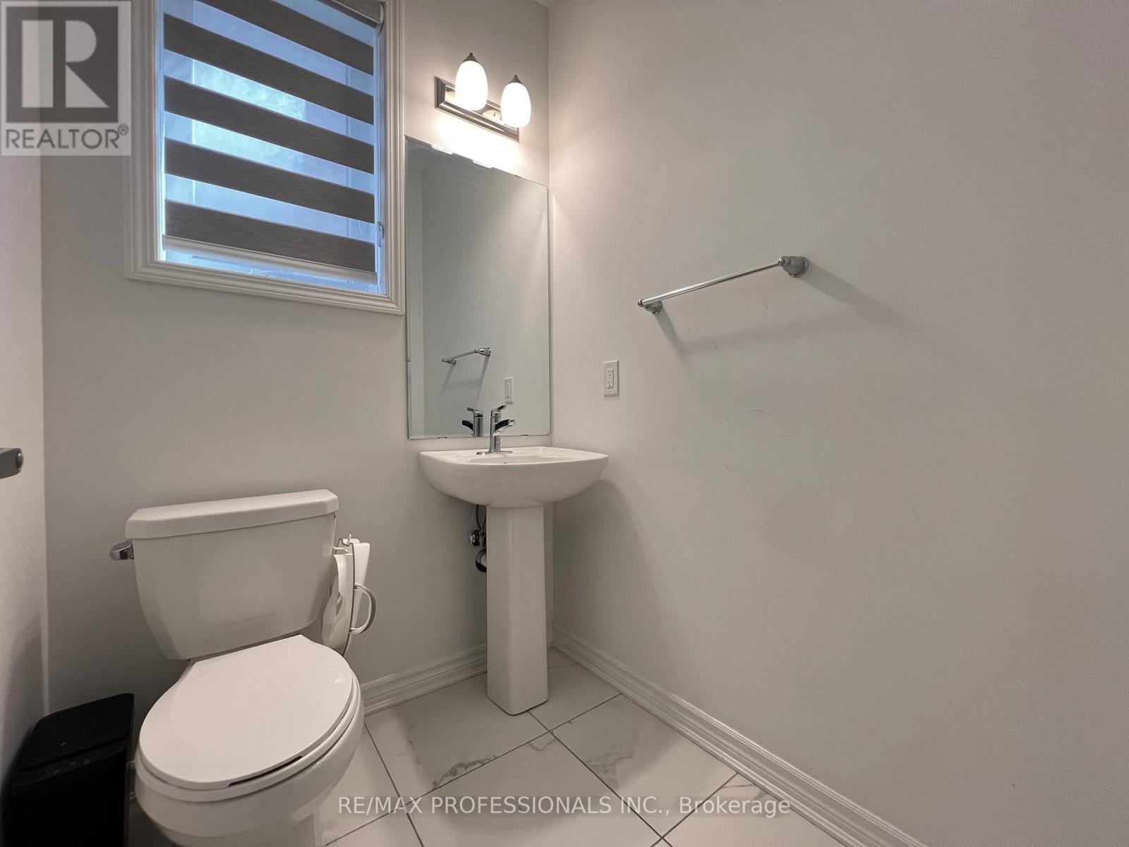 687 Lamb Street, Innisfil, Ontario  L9S 0R7 - Photo 8 - N13043120