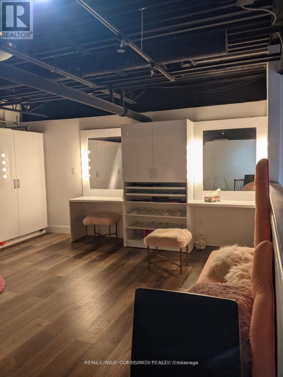 6 - 100 Ringwood Drive, Whitchurch-Stouffville, Ontario  L4A 1A9 - Photo 7 - N13043136