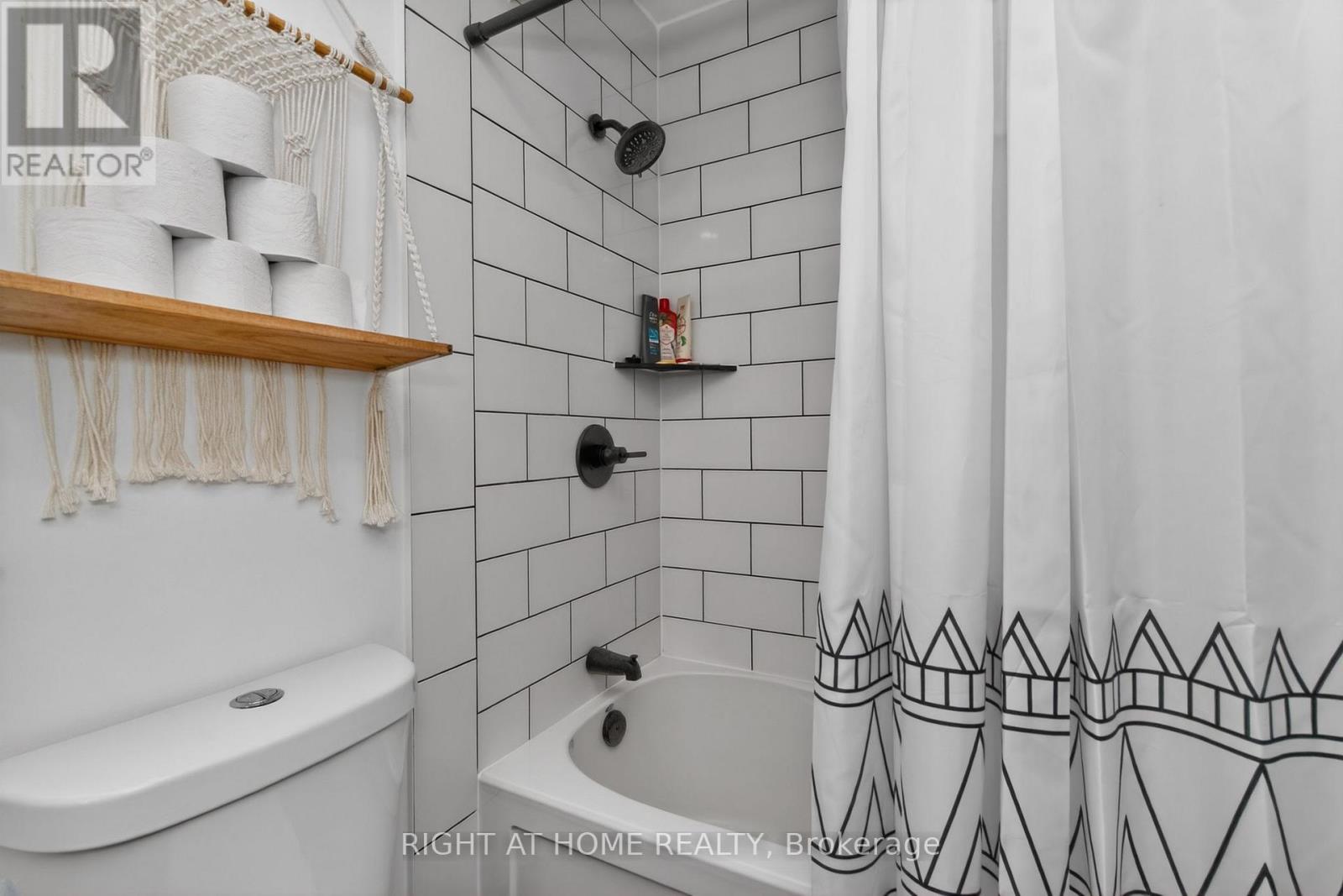 4116 Innisfil Beach Road, Innisfil, Ontario  L9S 3K3 - Photo 20 - N13043148