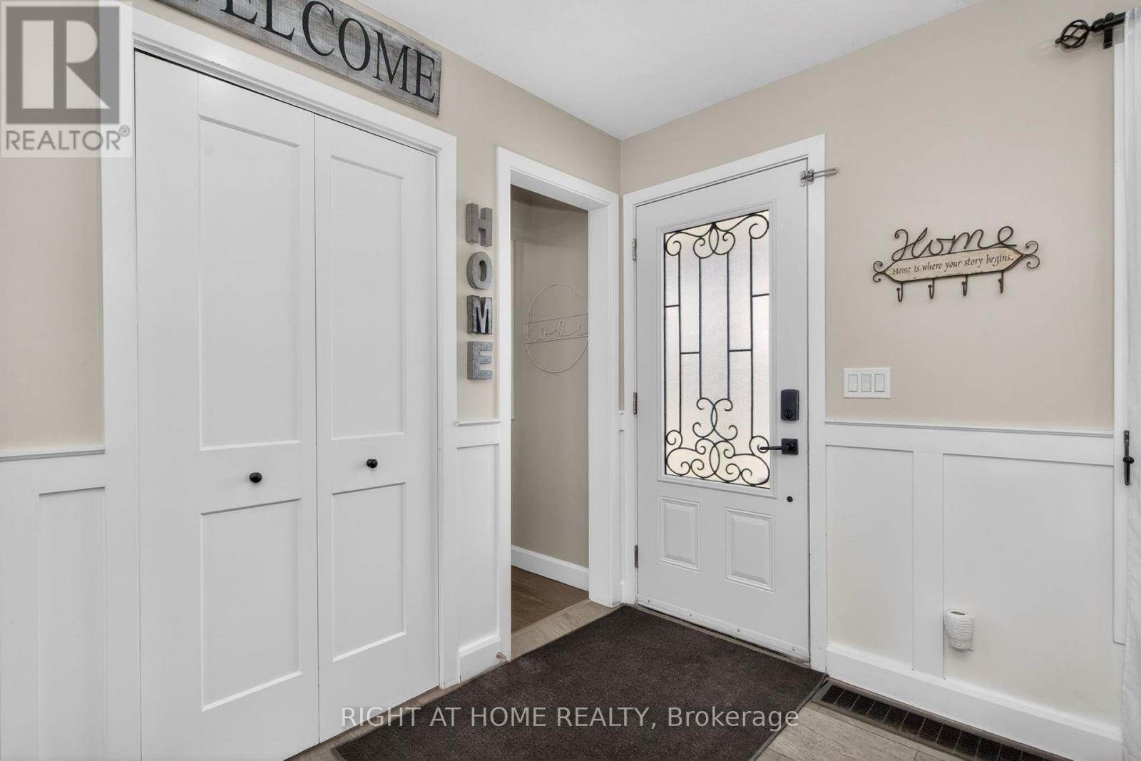 4116 Innisfil Beach Road, Innisfil, Ontario  L9S 3K3 - Photo 5 - N13043148