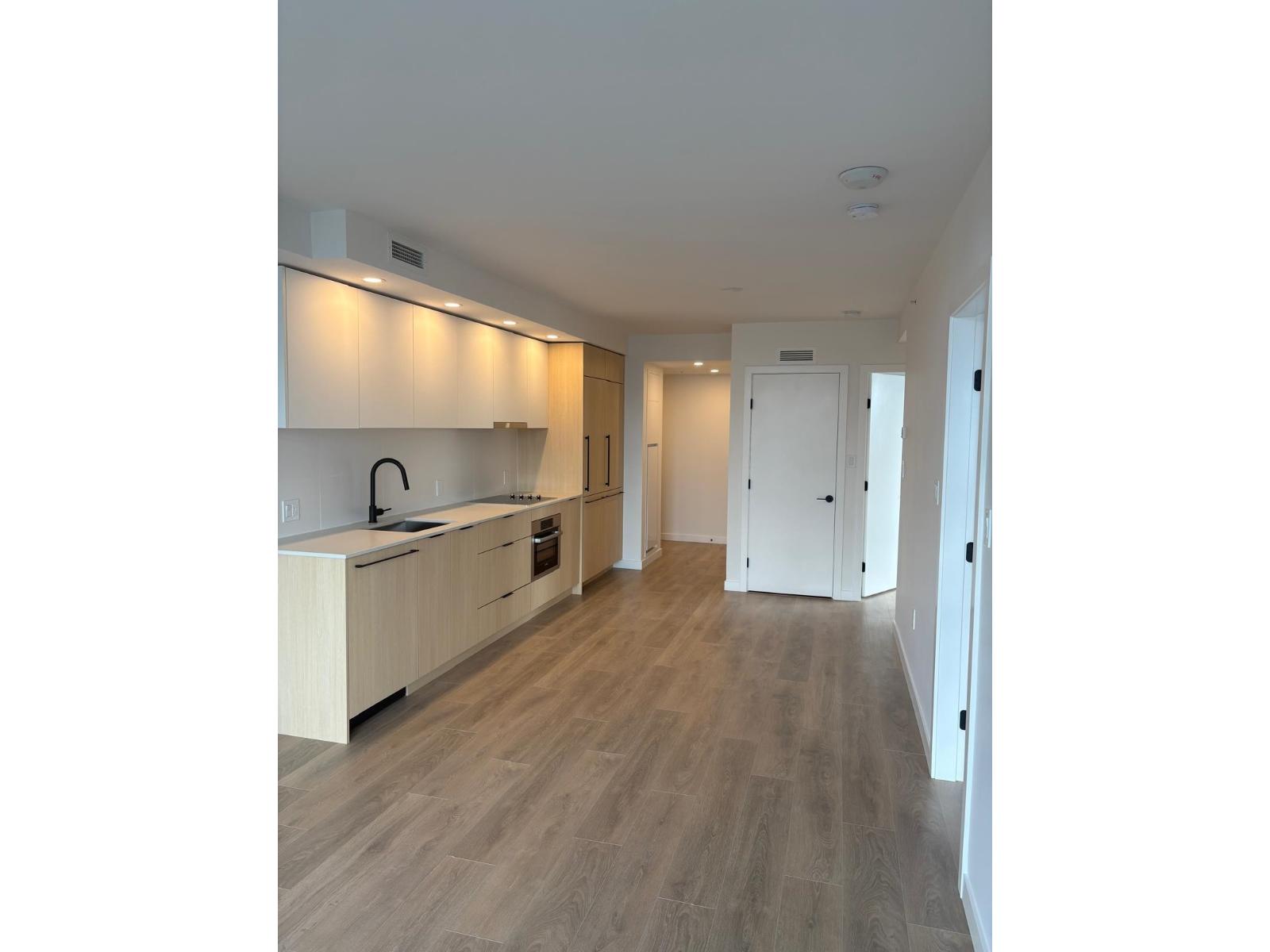 1111 13738 Central Avenue, Surrey, British Columbia  V5T 0X5 - Photo 3 - R3113002