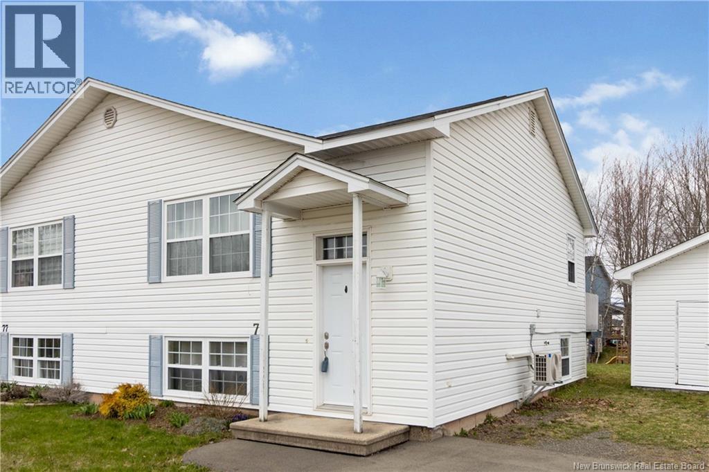 75 Algonquin Crescent, Moncton, New Brunswick  E1G 2C8 - Photo 2 - NB137921