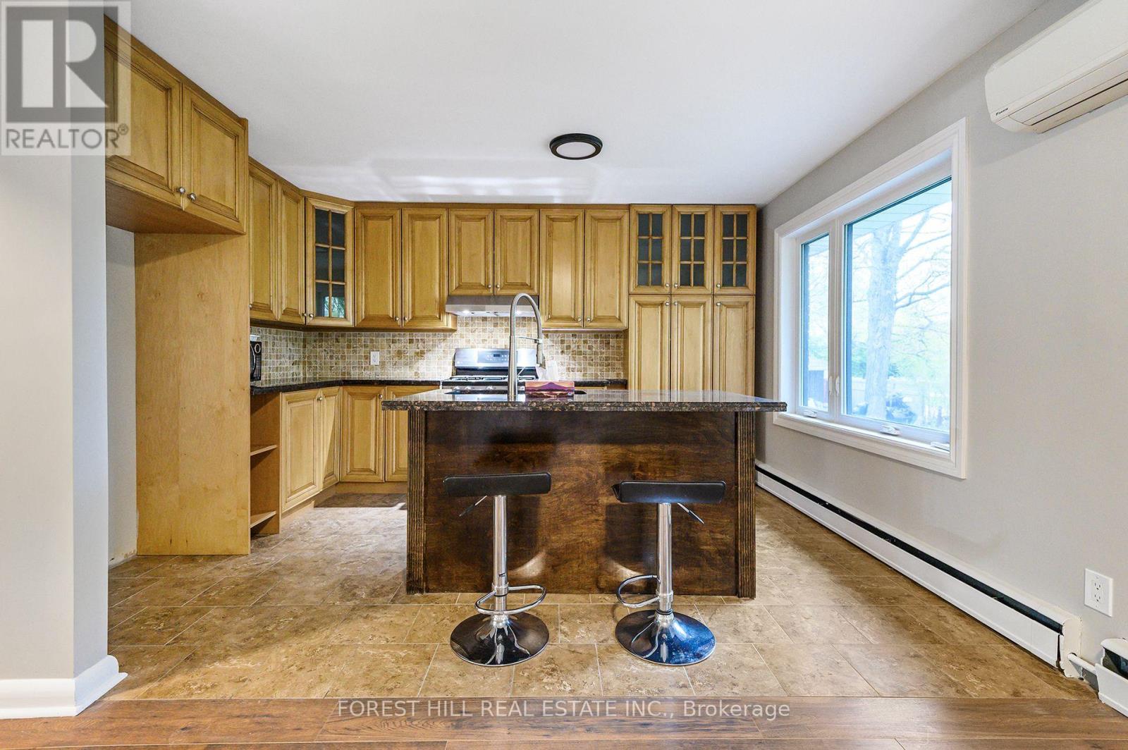 MAIN - 135 ASHBROOK COURT Milton (OM Old Milton), ON L9T 2K8