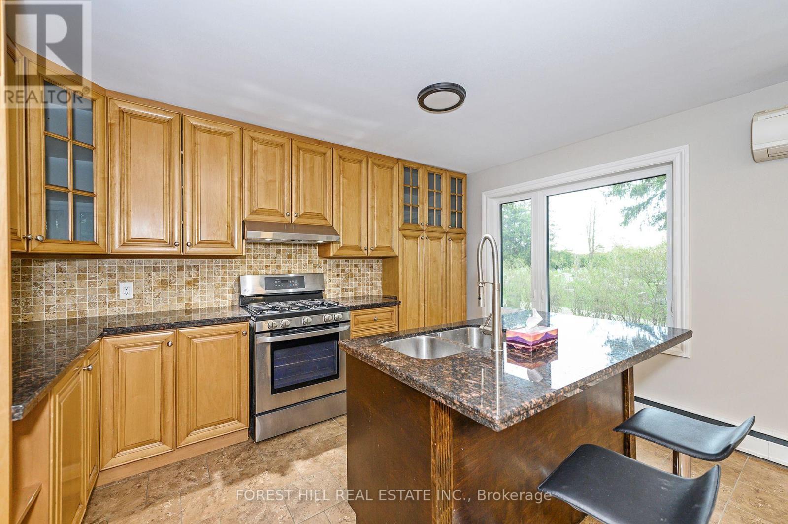 MAIN - 135 ASHBROOK COURT Milton (OM Old Milton), ON L9T 2K8