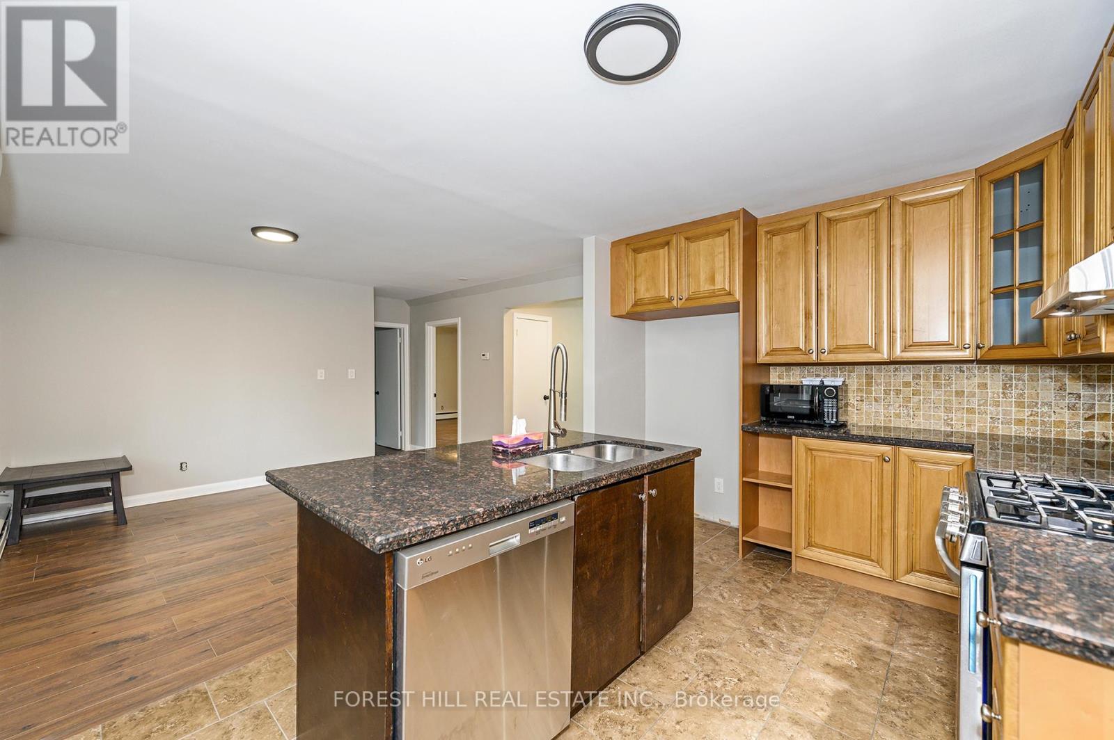 MAIN - 135 ASHBROOK COURT Milton (OM Old Milton), ON L9T 2K8