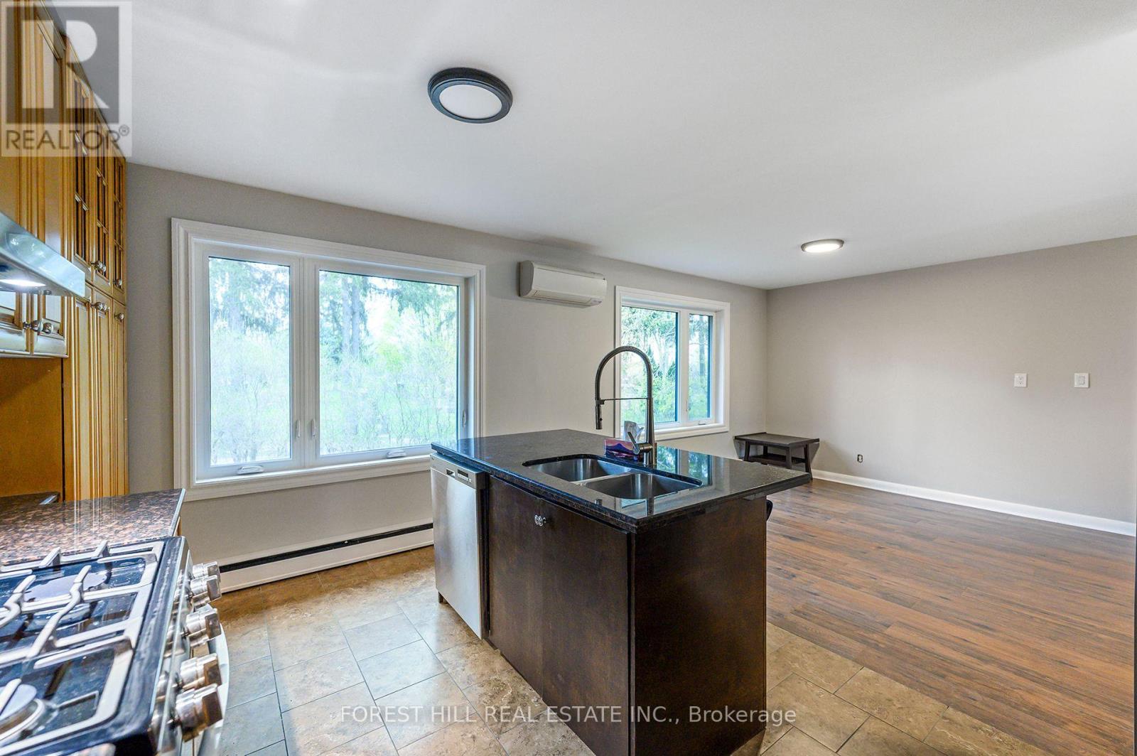 MAIN - 135 ASHBROOK COURT Milton (OM Old Milton), ON L9T 2K8