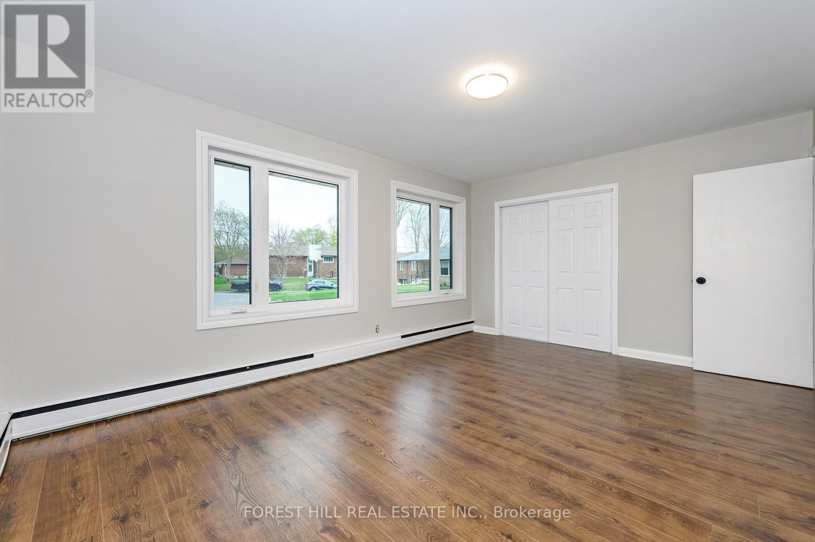 MAIN - 135 ASHBROOK COURT Milton (OM Old Milton), ON L9T 2K8