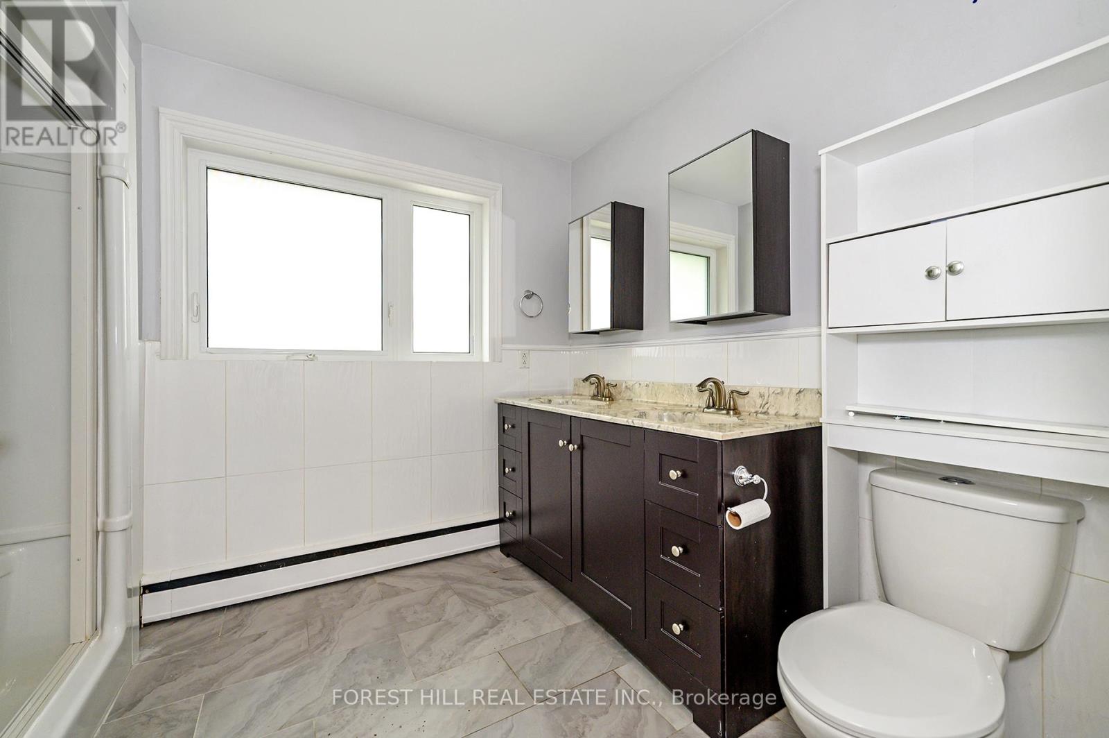 MAIN - 135 ASHBROOK COURT Milton (OM Old Milton), ON L9T 2K8