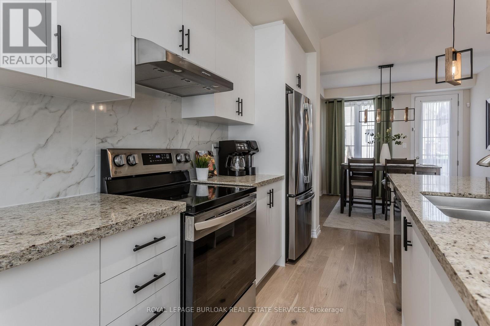 1401 Almonte Drive, Burlington, Ontario  L7P 0V8 - Photo 8 - W13043006