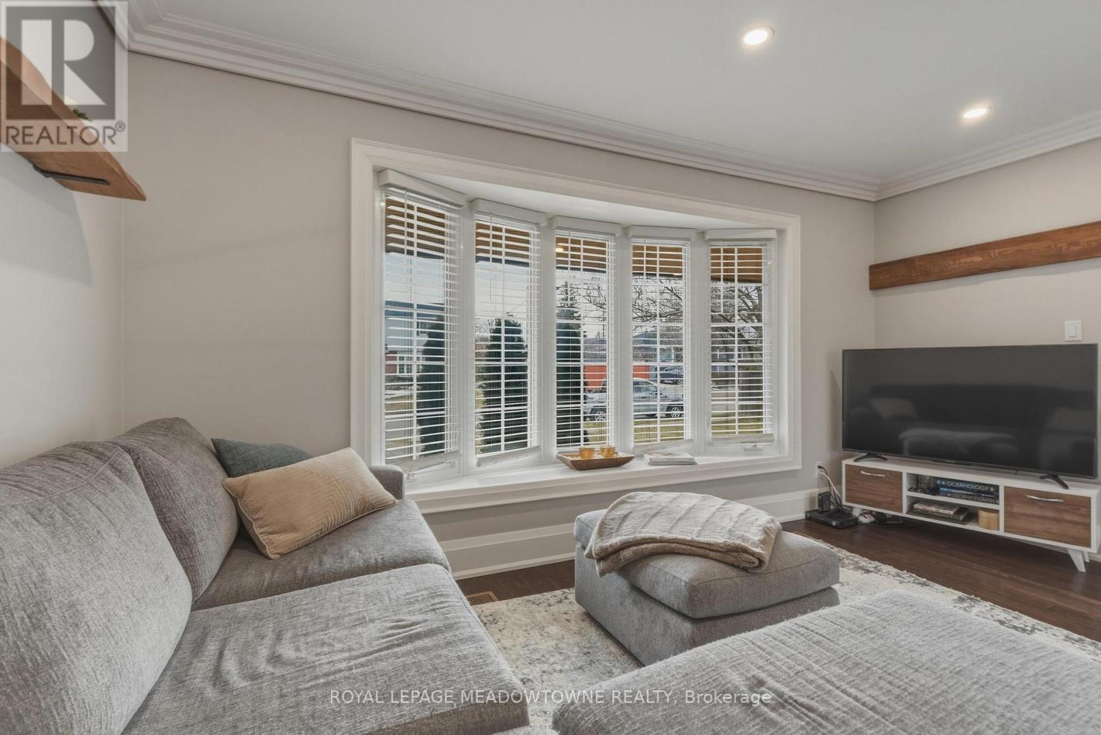 5 Rosefield Drive, Halton Hills, Ontario  L7G 4R2 - Photo 11 - W13043104