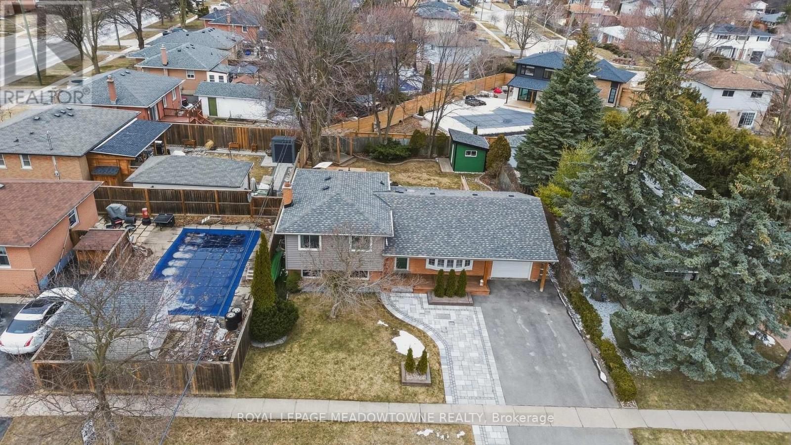 5 Rosefield Drive, Halton Hills, Ontario  L7G 4R2 - Photo 3 - W13043104