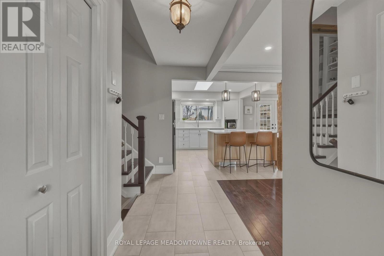 5 Rosefield Drive, Halton Hills, Ontario  L7G 4R2 - Photo 8 - W13043104