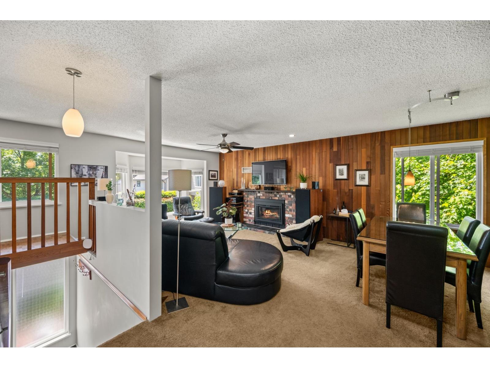 12241 80a Avenue, Surrey, British Columbia  V3W 7R8 - Photo 2 - R3115292