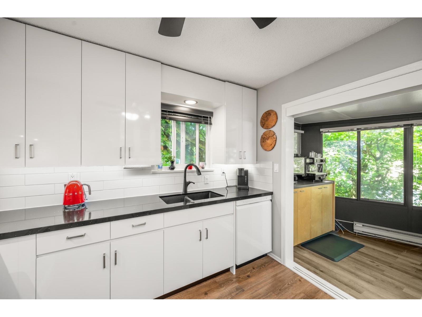 12241 80a Avenue, Surrey, British Columbia  V3W 7R8 - Photo 7 - R3115292