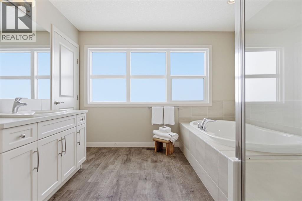 132 Sundown Way, Cochrane, Alberta  T4C 2M6 - Photo 21 - A2303130