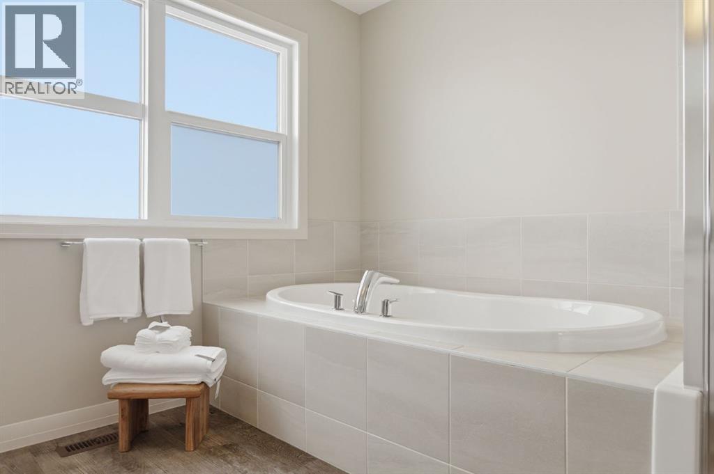 132 Sundown Way, Cochrane, Alberta  T4C 2M6 - Photo 22 - A2303130