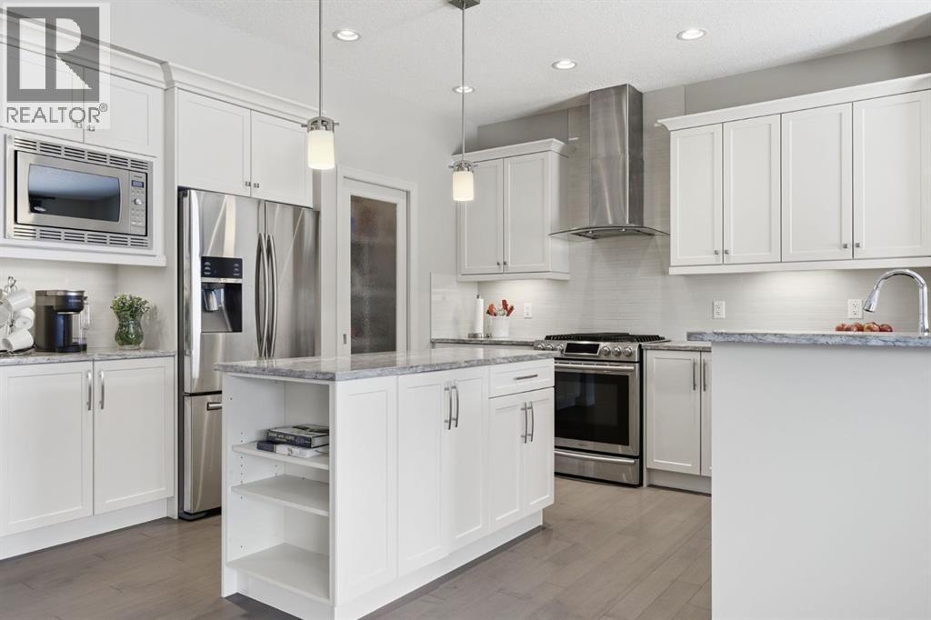 132 Sundown Way, Cochrane, Alberta  T4C 2M6 - Photo 5 - A2303130