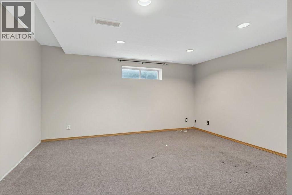 29 Shannon Manor SW, Calgary, Alberta  T2Y 2Y5 - Photo 25 - A2303275